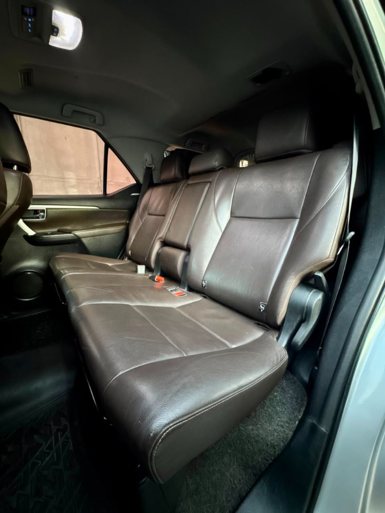 Toyota SW4 SRX 2.8 AT 7 ASIENTOS — foto 18